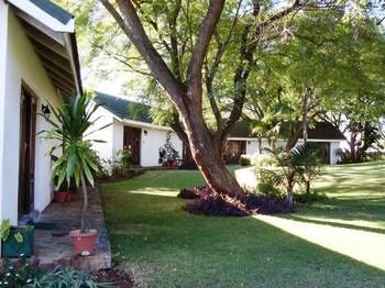 Musketeers Lodge Bulawayo Exterior foto